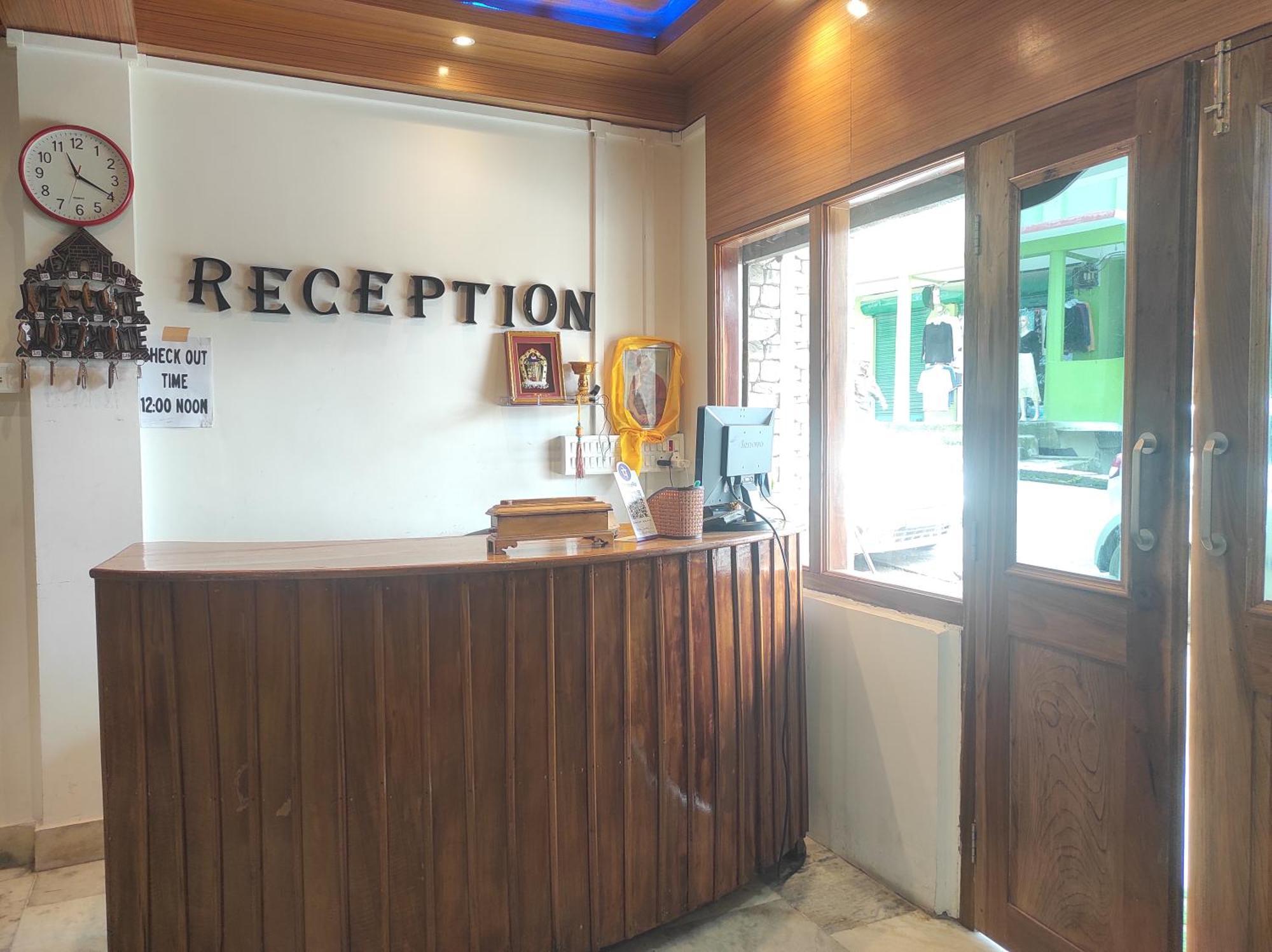 Hotel Tawang Regency المظهر الخارجي الصورة